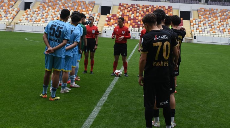 Yeni Malatyaspor Sahaya 7 Kişiyle Çıktı, Maç Kadro Yetersizliğinden Ertelendi - görsel 2