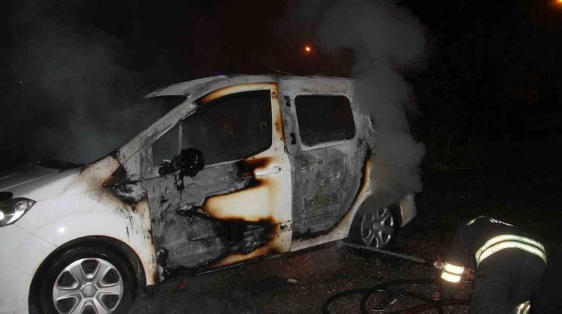 Konya Beyşehir'de Ailesine Kızan Kişi Kendi Aracını Yaktı - görsel 1