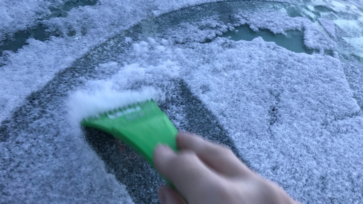 Kış Aylarında Araçta Asla Bırakmamanız Gereken 5 Eşya: Bilmeden Masrafa Girebilirsiniz - görsel 5