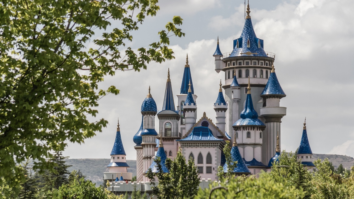 Eskişehir Hava Durumu: Cumartesi Günü Çok Bulutlu ve Yağışlı Geçiyor - görsel 1