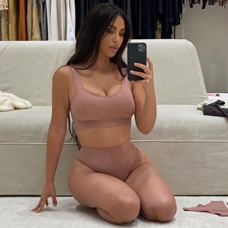 Kim Kardashian Kimdir? Şöhretin Merkezindeki Kadının Hikayesi - görsel 2