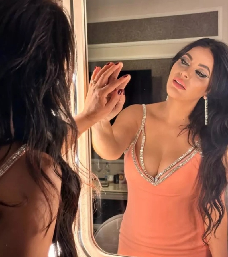 Zara 3 Ayda 16 Kilo Verdi: Yeni Tarzındaki Dekolte Sosyal Medyada Gündem Oldu - görsel 3