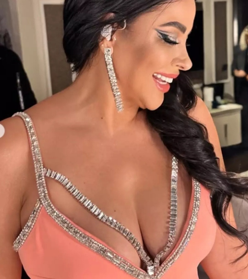 Zara 3 Ayda 16 Kilo Verdi: Yeni Tarzındaki Dekolte Sosyal Medyada Gündem Oldu - görsel 1