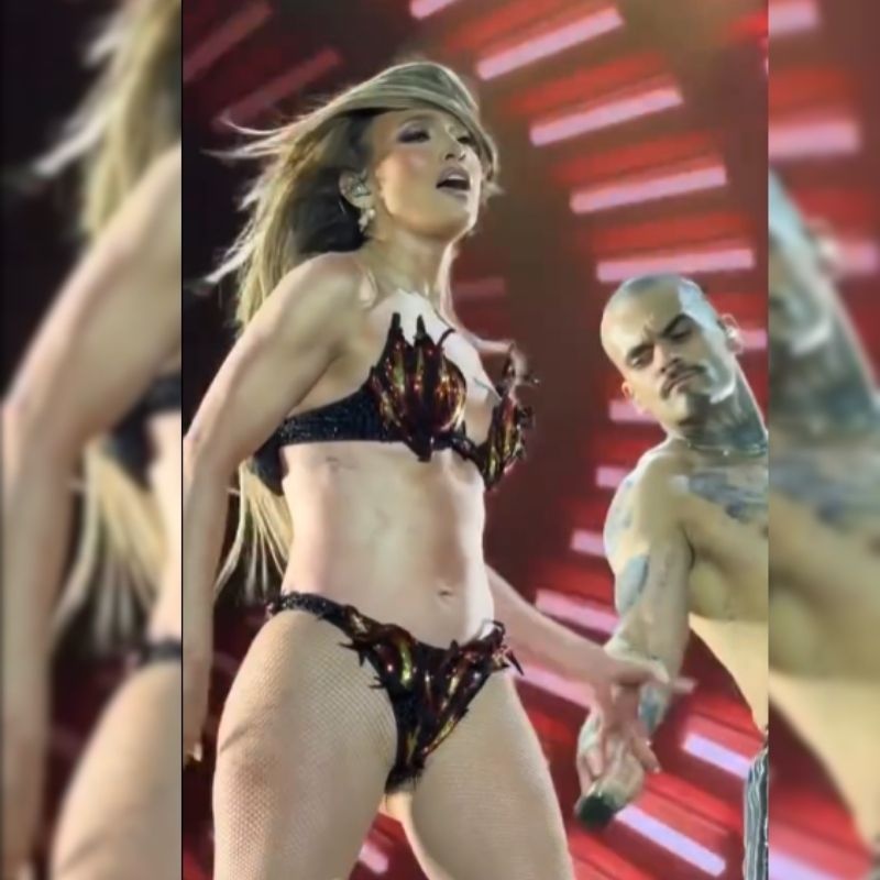 Jennifer Lopez Alev Detaylı Mini Kostümüyle Las Vegas Şovuna Göz Kırptı - görsel 1