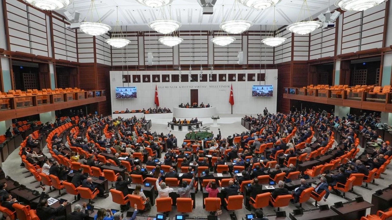 İmralı Görüşmesinin Tutanakları Komisyona Sunuluyor: Açıklanıp Açıklanmayacağı Bugün Netleşecek - görsel 1