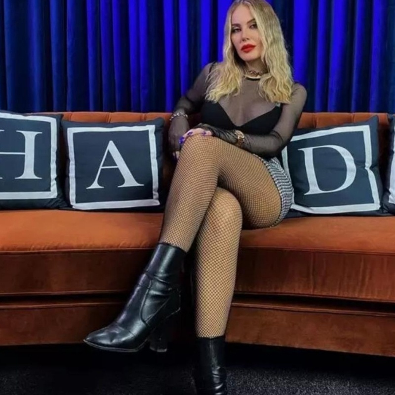 Hande Sarıoğlu Gözaltı İddialarına Açıklama Yaptı: İfade Verdim, Hesabımı Kapatt - görsel 1