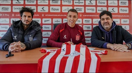 Fernando Muslera imzayı attı, formayı giydi
