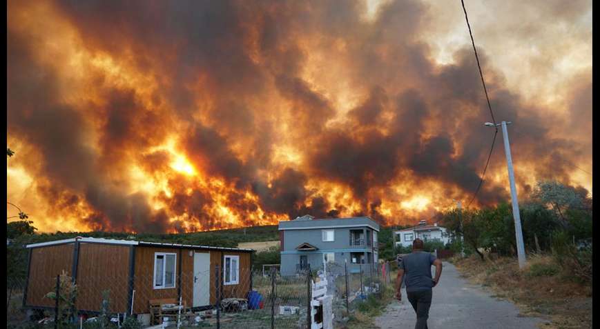 Orman Yangınları Türkiye’yi Sardı: 4 İl Boşaltıldı, Müdahale Sürüyor
